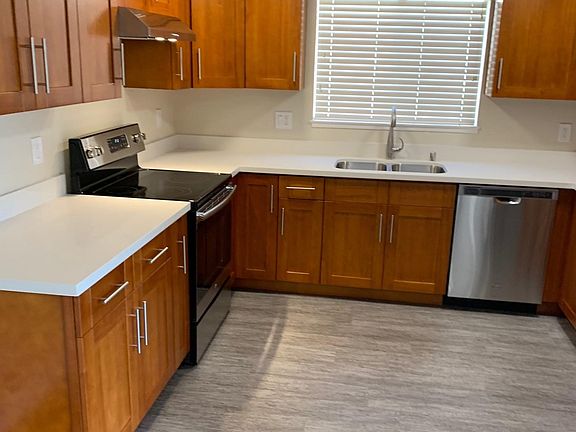 2nd image of 499 La Conner Dr APT 1