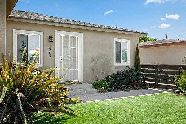 1207 Florence St — Photo 28