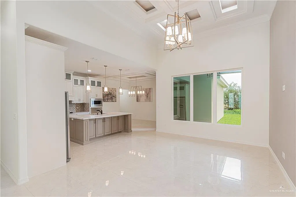 4 bed, 3.0 bath, 1945 sqft, $3,500 — Photo 4