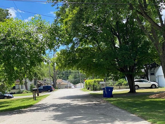 5th image of 2964 Seebaldt Ave