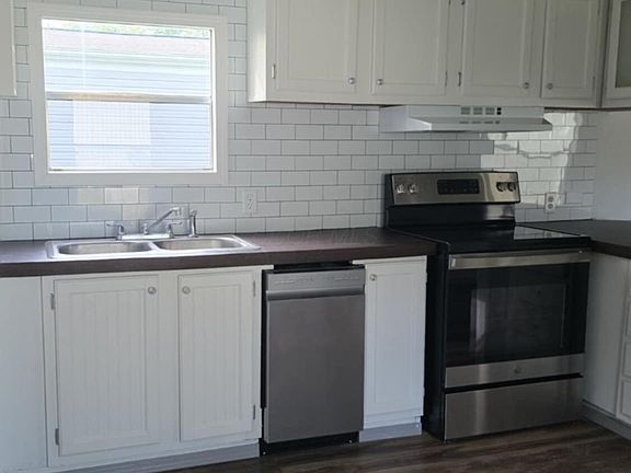 4th image of 18 Skyline Dr