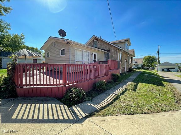 3rd image of 2330 Verneva St