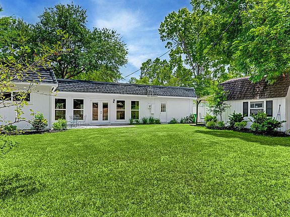 3rd image of 10318 Barwood Dr