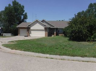 1926 Southwind Ct, Junction City, KS 66441