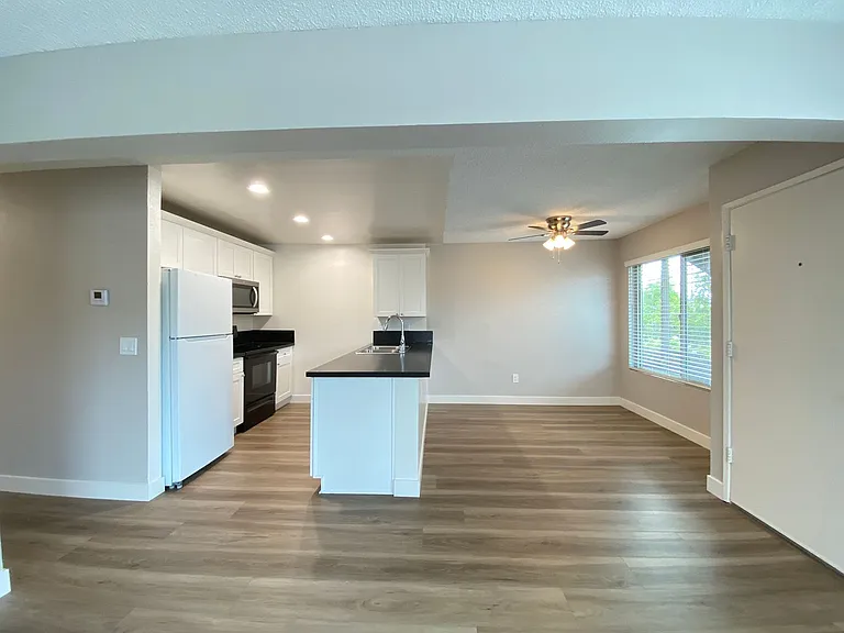 West Palm Apartments — Photo 7