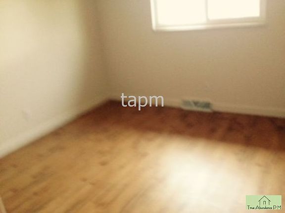 5th image of 819 35th Avenue Ct