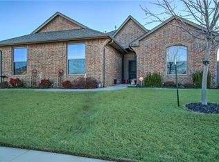 10700 SW 36th St, Yukon, OK 73099