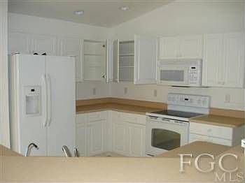 4th image of 1820 Santa Barbara Blvd N