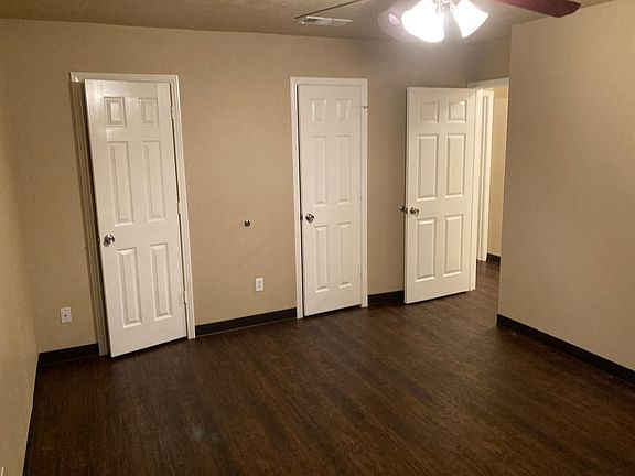 4th image of 929 Wandering Way Dr