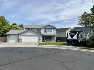 677 E Browning Ave, Hermiston, OR 97838