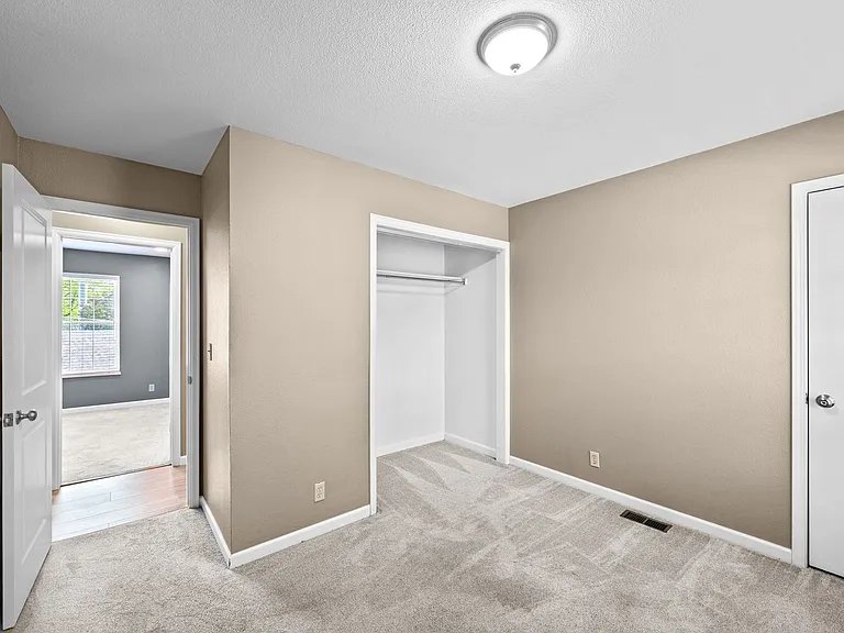 2700 Perry St — Photo 5