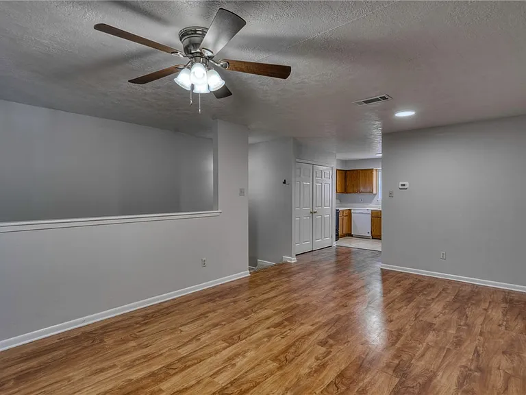 910 Spring Loop #B — Photo 4