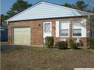 7 Redlands Ct, Toms River, NJ 08757