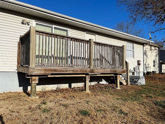 3rd image of 2825 Luce St