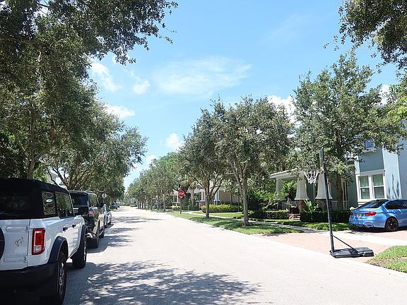 5th image of 2724 Wymberly Dr