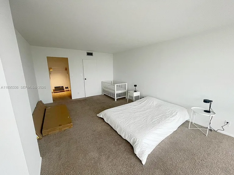 800 Parkview Dr #605 — Photo 8