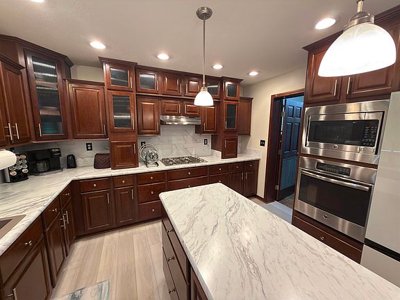 5th image of 619 Park Ave