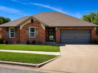 1107 N Gretchen St, Nixa, MO 65714