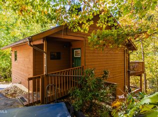 903 Old Field Ridge Way, Gatlinburg, TN 37738