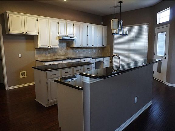 2nd image of 102 Brentwood Ct