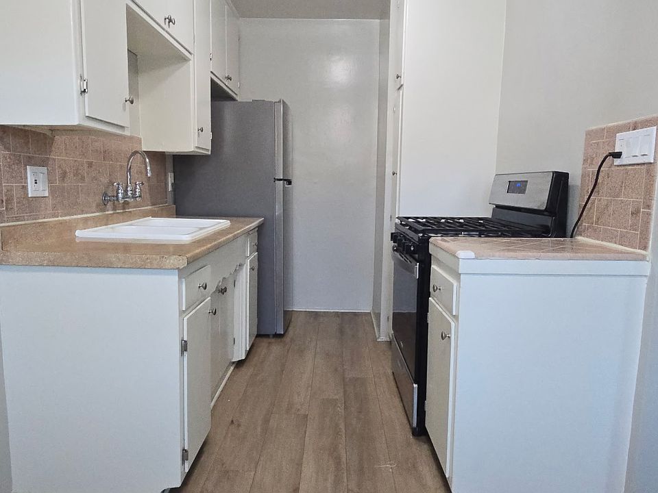 1st image of 516 N Mar Vista Ave APT 6