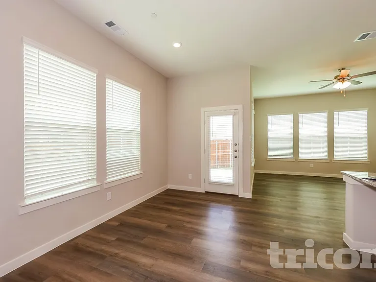 106 Cherwell Ct — Photo 4