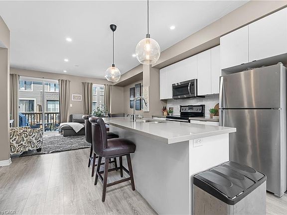 3rd image of 78 Esplanade Ln