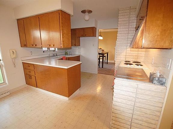 5th image of 2074 Belmont Dr
