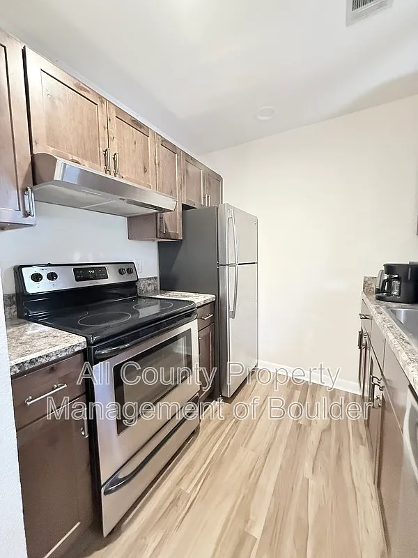 2 bed, 2.0 bath, 600 sqft, $2,700 — Photo 3