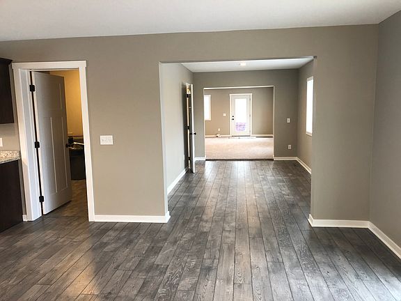 3rd image of 5595 540th St