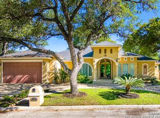 515 Jack Nickolaus Dr, Devine, TX 78016