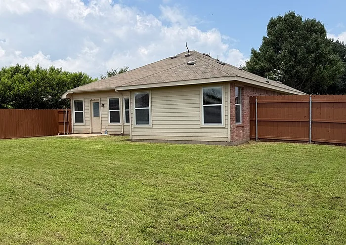 301 Meadow Lark Ln — Photo 23