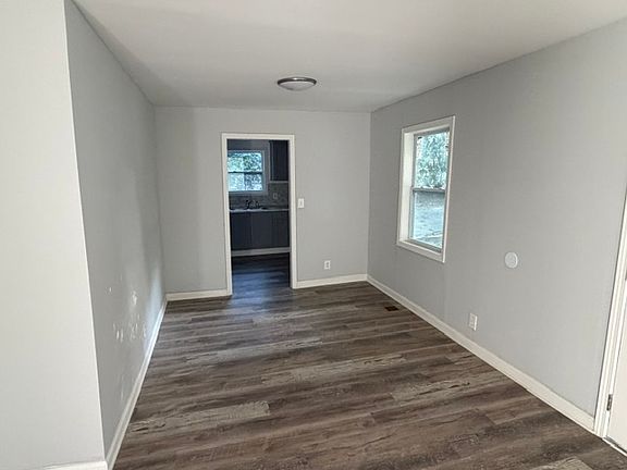 3rd image of 5160 Ellen St