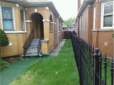 3rd image of 1740 E 85th Pl