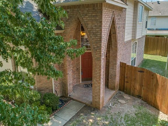 4th image of 1813 Stanton Ct