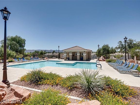 3rd image of 2428 Cliffwood Dr