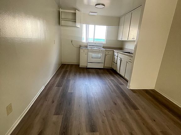 3rd image of 26005 Oak St APT 15