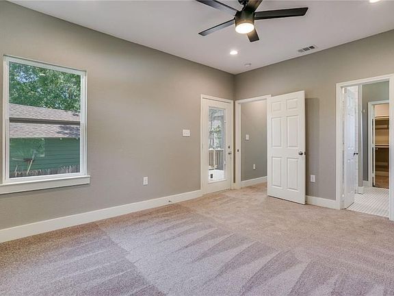 5th image of 2712 College Ave