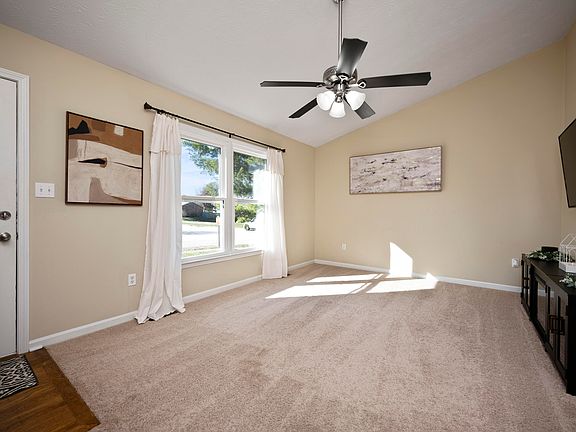 4th image of 101 Wells Ct