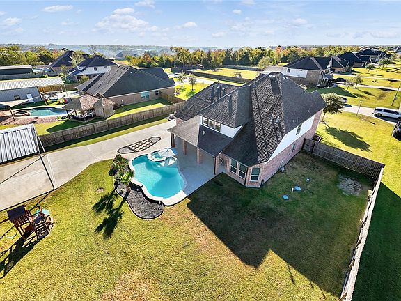 3rd image of 4603 Clearwater Rd