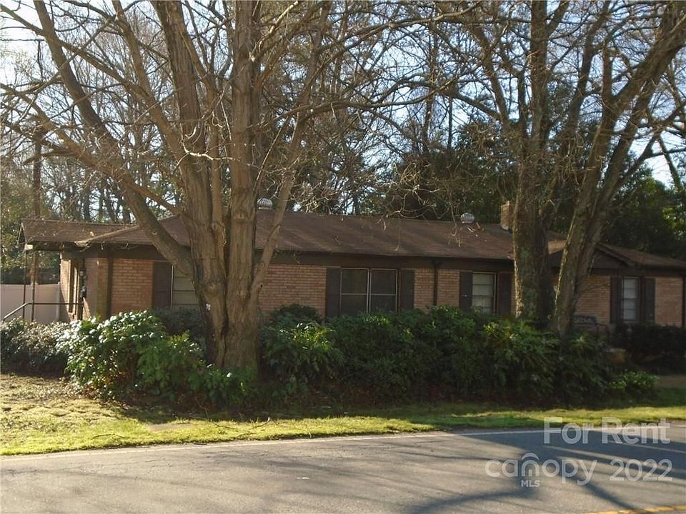 1st image of 2420 Shamrock Dr #1