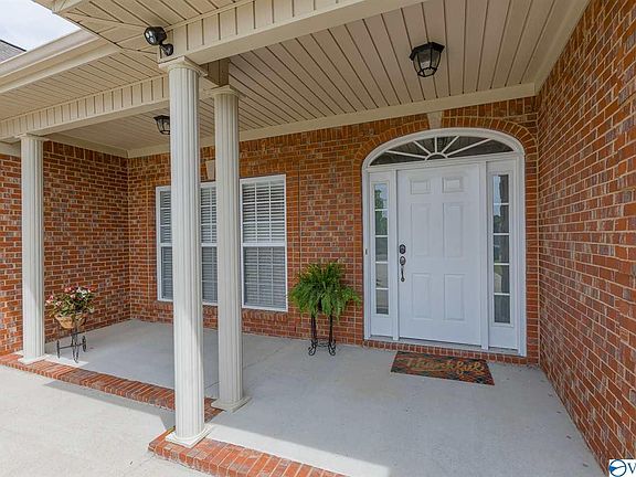 2nd image of 4909 Jenna Cir