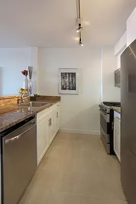 5th image of 317 W 61st St #12D
