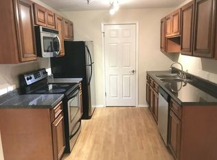 1360 Brook St APT H, Saint Charles, IL 60174