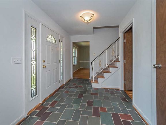 5th image of 6034 Trowbridge Dr