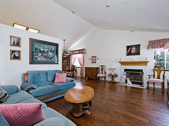 2nd image of 270 Apple Ave