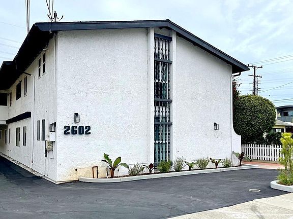 2nd image of 2602 Carnegie Ln #1