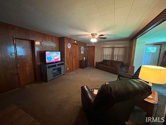 3rd image of 200 Gideon St