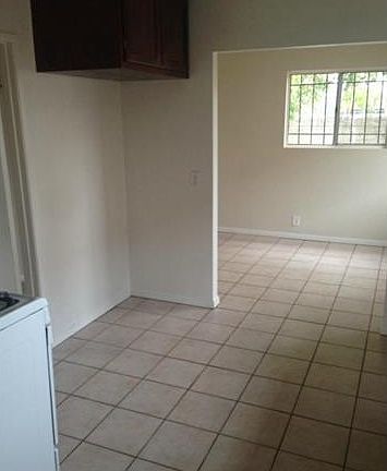 3rd image of 10969 Wilmington Ave