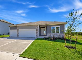 18585 W 195th St, Spring Hill, KS 66083